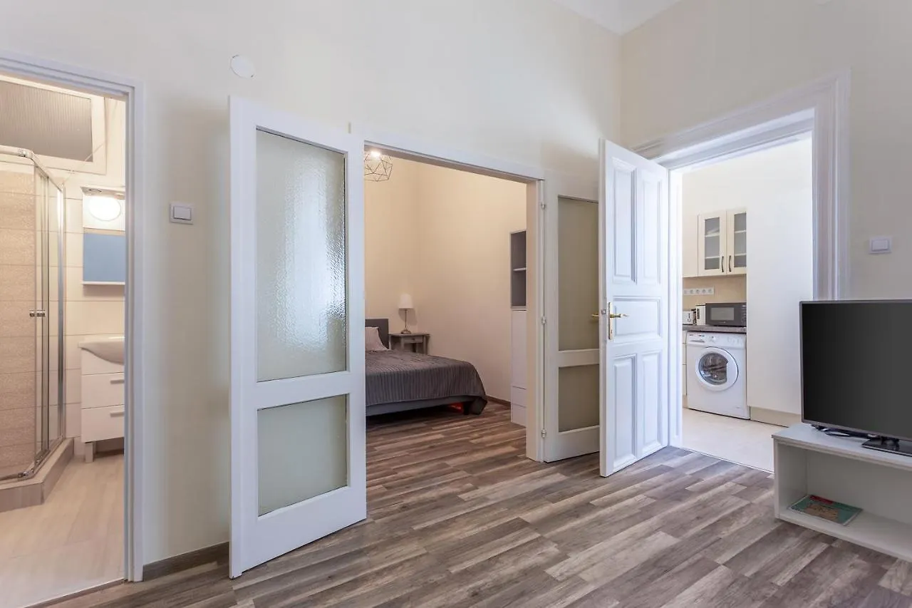 Goldcentral Apartment Budapest