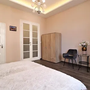 King Charles Residences Appartamento
