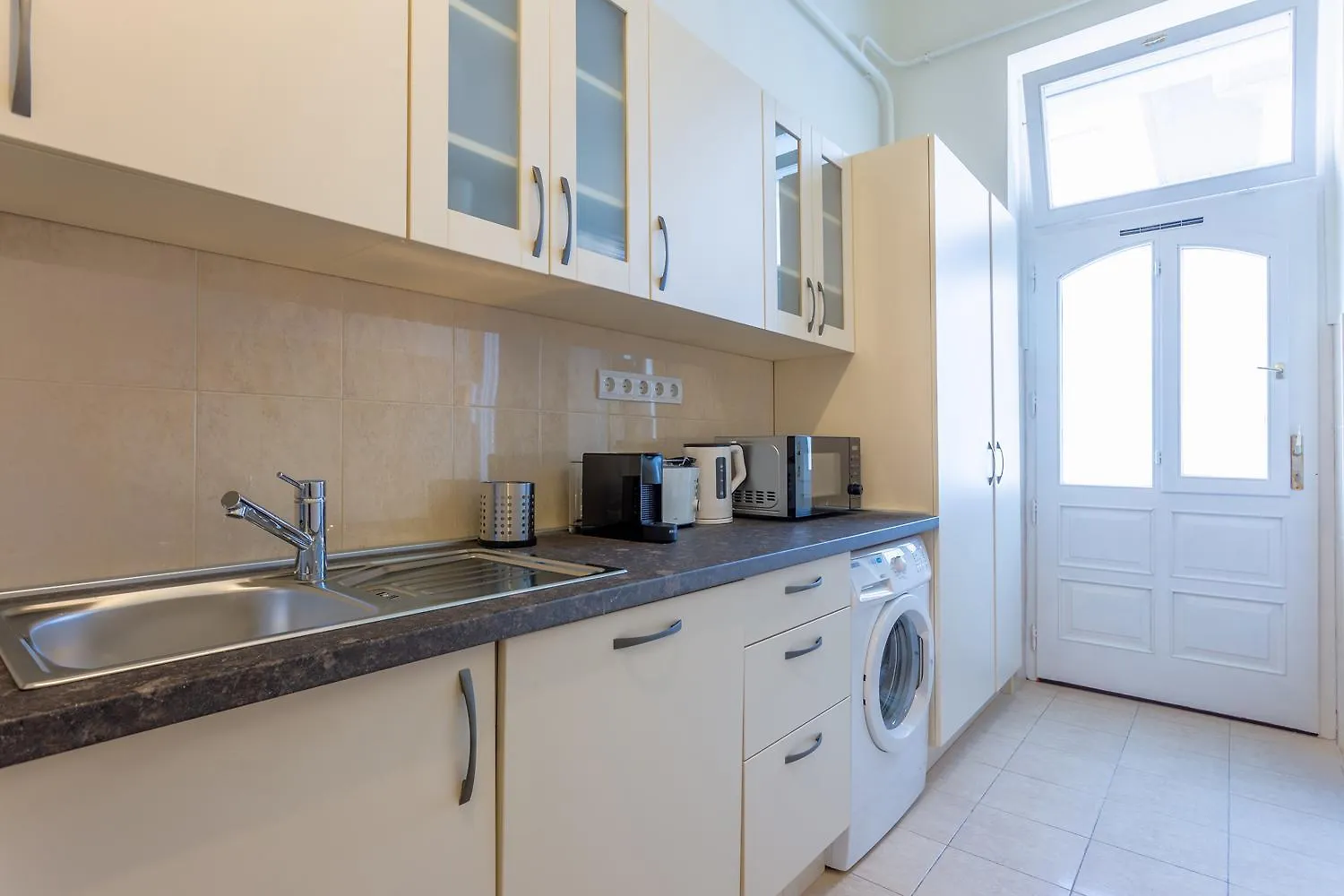Goldcentral Apartment Budapest 0*,