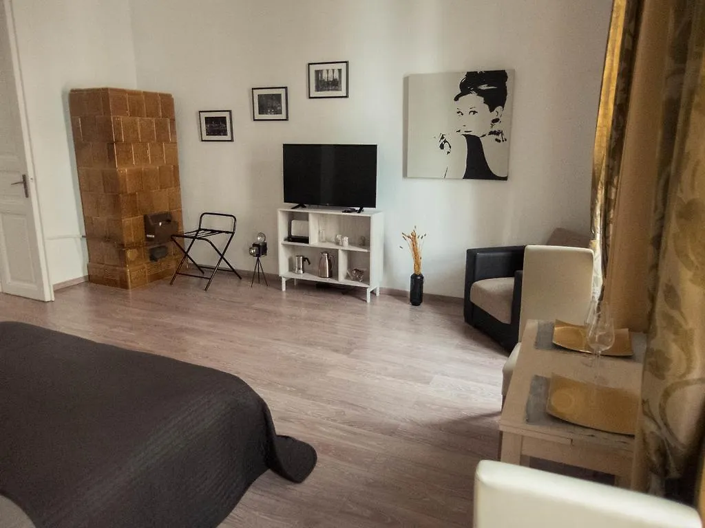 Goldcentral Apartment Budapest 0*,
