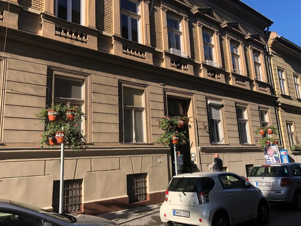 Goldcentral Apartment Budapest